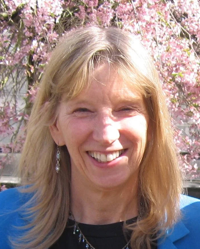 Rebecca Dobbs
Founder/Managing Director